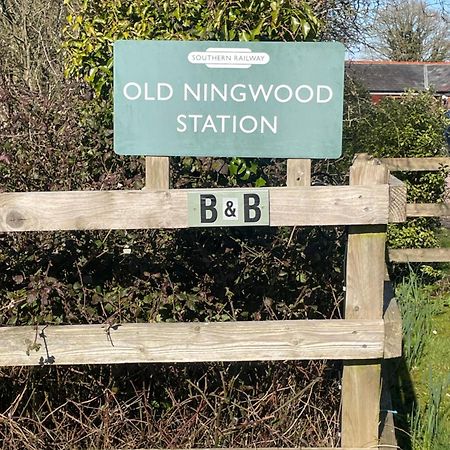 Brook  Old Ningwood Station Bed & Breakfast, Ningwood, Isle Of Wight Po41 0Tg المظهر الخارجي الصورة
